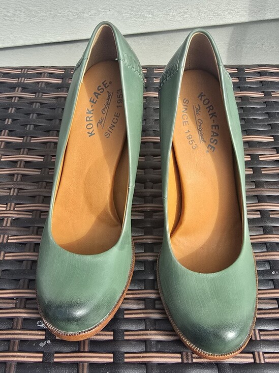 Kork-Ease Shoes - Kork-Ease Green Leather Round-Toe Wedge Pumps